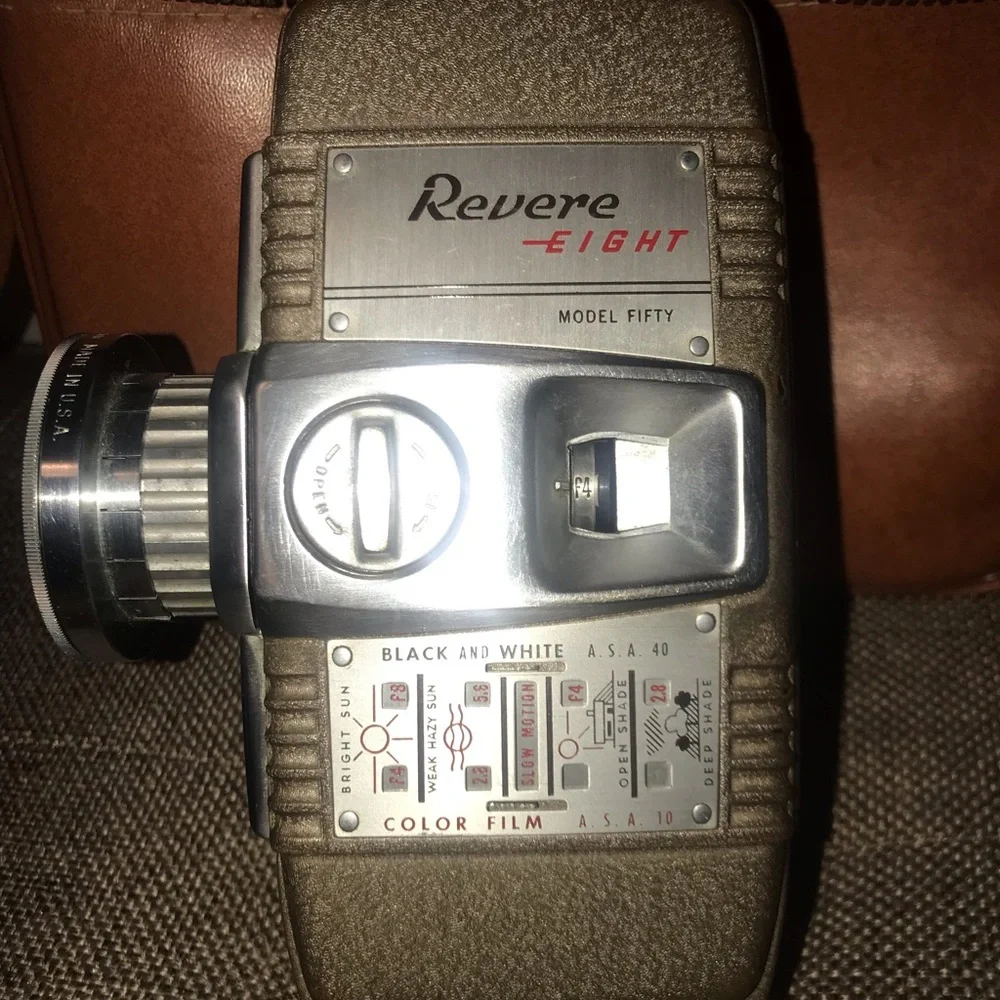 Vintage Revere model “50 8mm Camera - Picture 2 of 13